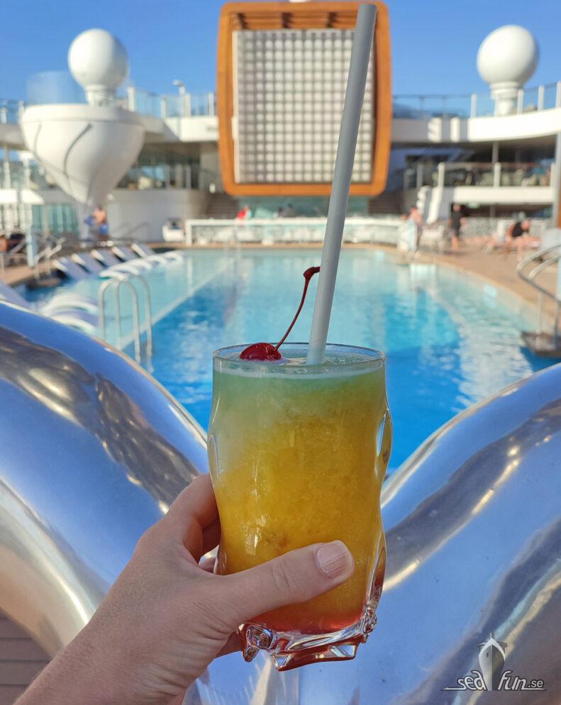 Läcker drink vid poolen