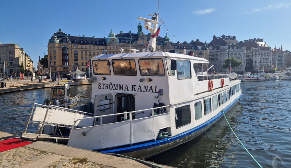 MS Strömma kanal vid Nybrokajen