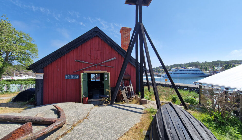 Sandhamns museum utifrån (rött hus)