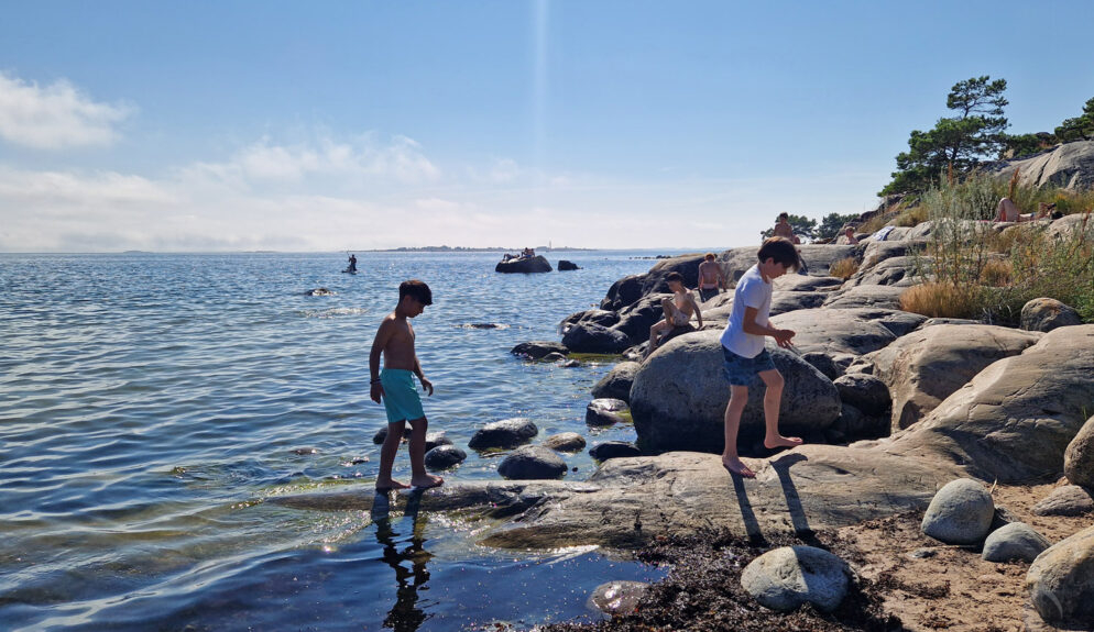 Klippor vid Trouville, strand på Sandön/Sandhamn